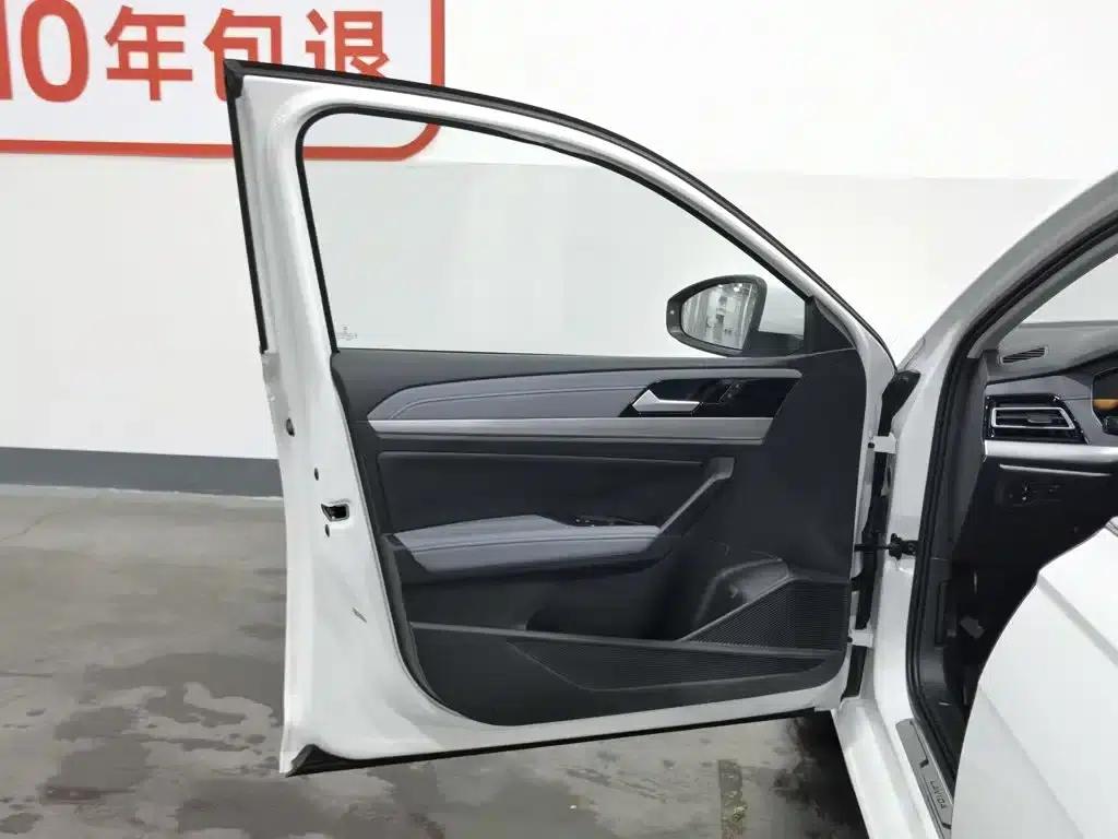 2023 Volkswagen Lavida 300TSI DSG Full Comfort Edition — миниатюра 8