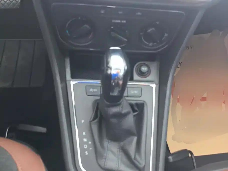 2019 Volkswagen Lavida 1.5L Automatic Comfort Edition (China VI Emission Standard) — миниатюра 16