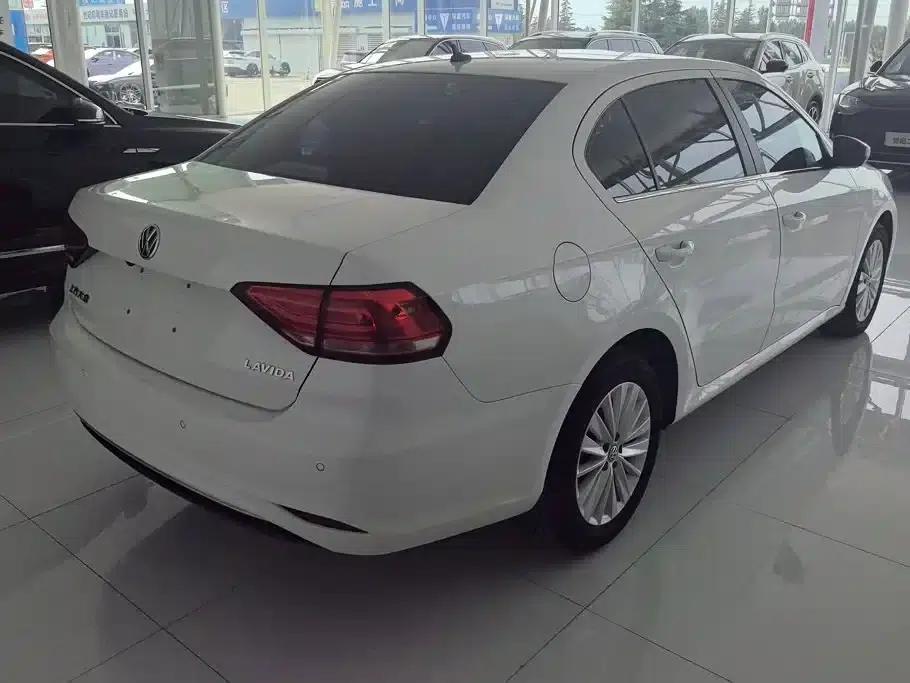 2019 Volkswagen Lavida 1.5L Automatic Comfort Edition (China VI Emission Standard) — миниатюра 3