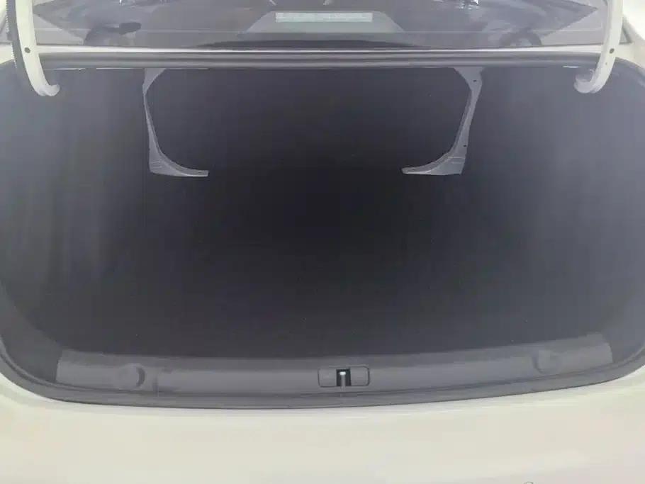 2019 Volkswagen Lavida 1.5L Automatic Comfort Edition (China VI Emission Standard) — миниатюра 4