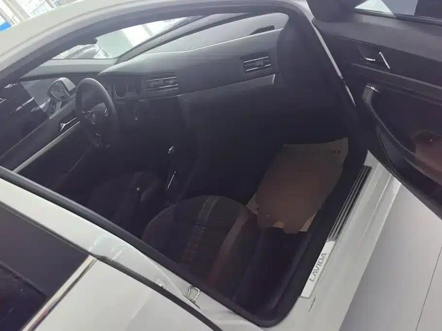2019 Volkswagen Lavida 1.5L Automatic Comfort Edition (China VI Emission Standard) — миниатюра 8