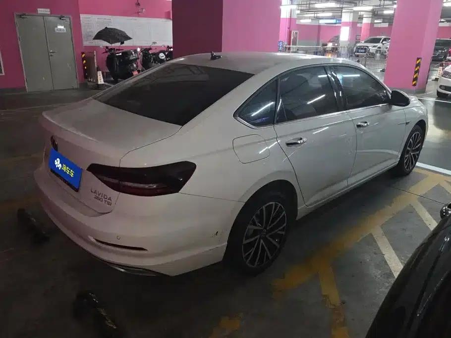 2021 Volkswagen Lavida 280TSI DSG Luxury Edition — миниатюра 3