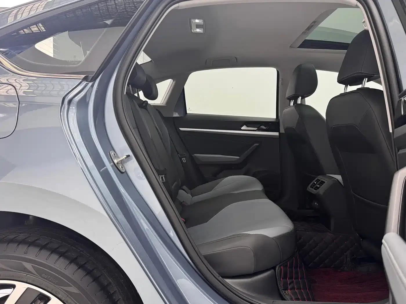 2023 Volkswagen Lavida 1.5L Automatic Five Million Edition — миниатюра 12