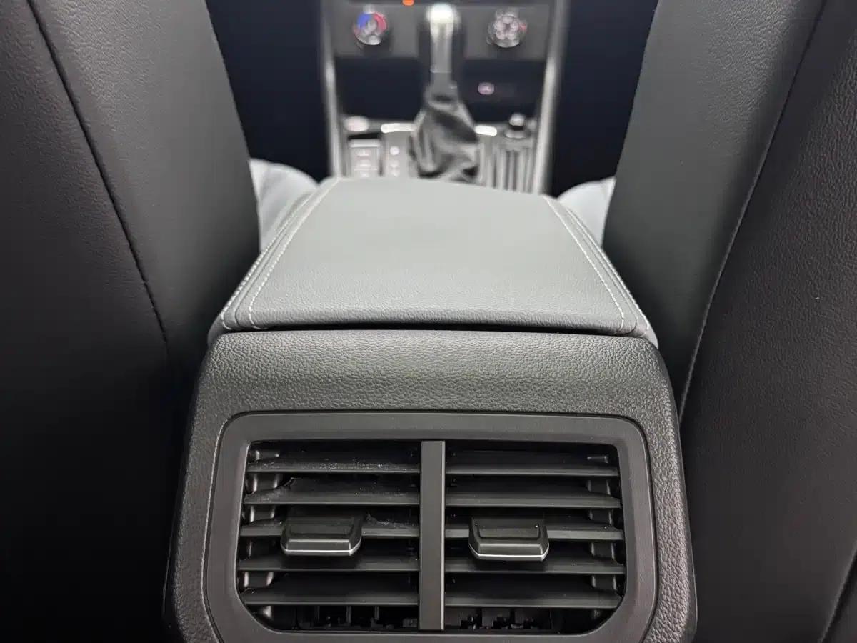 2023 Volkswagen Lavida 1.5L Automatic Five Million Edition — миниатюра 13