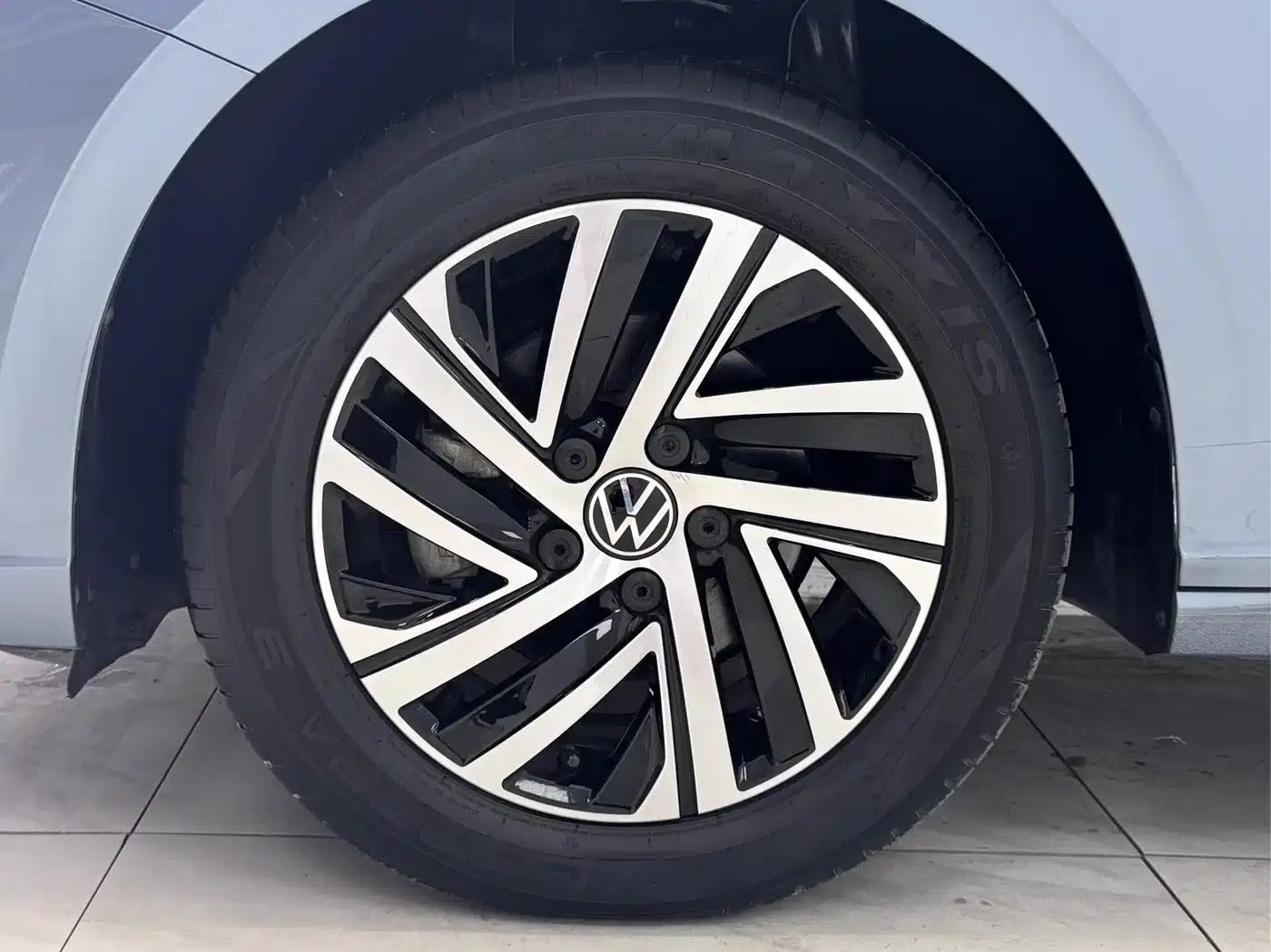 2023 Volkswagen Lavida 1.5L Automatic Five Million Edition — миниатюра 17