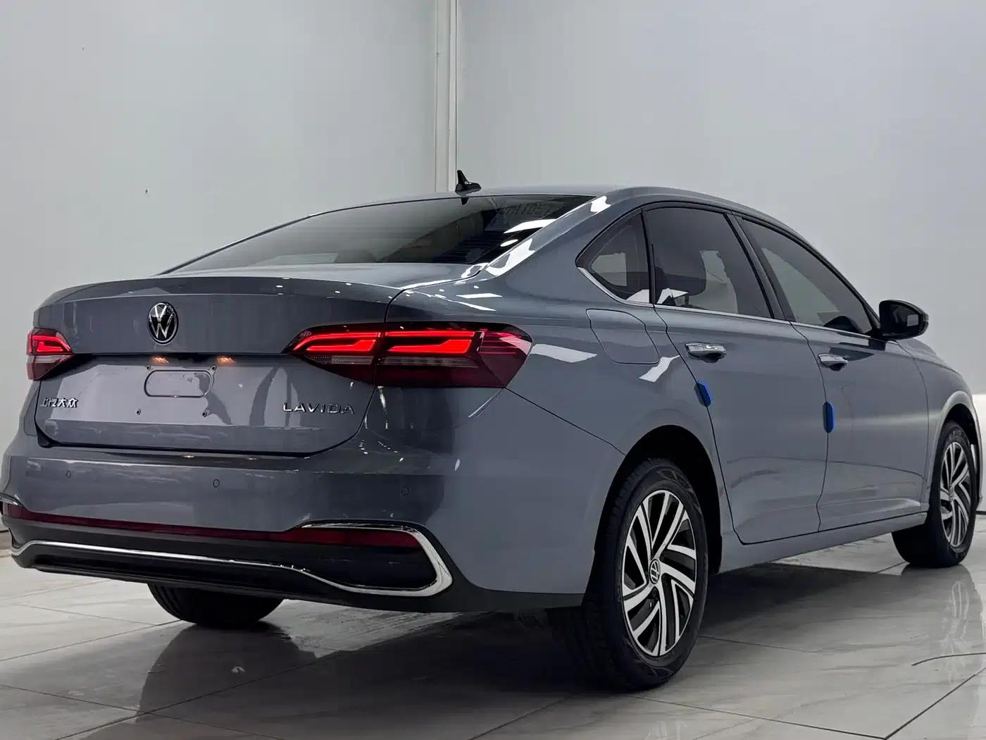 2023 Volkswagen Lavida 1.5L Automatic Five Million Edition — миниатюра 6