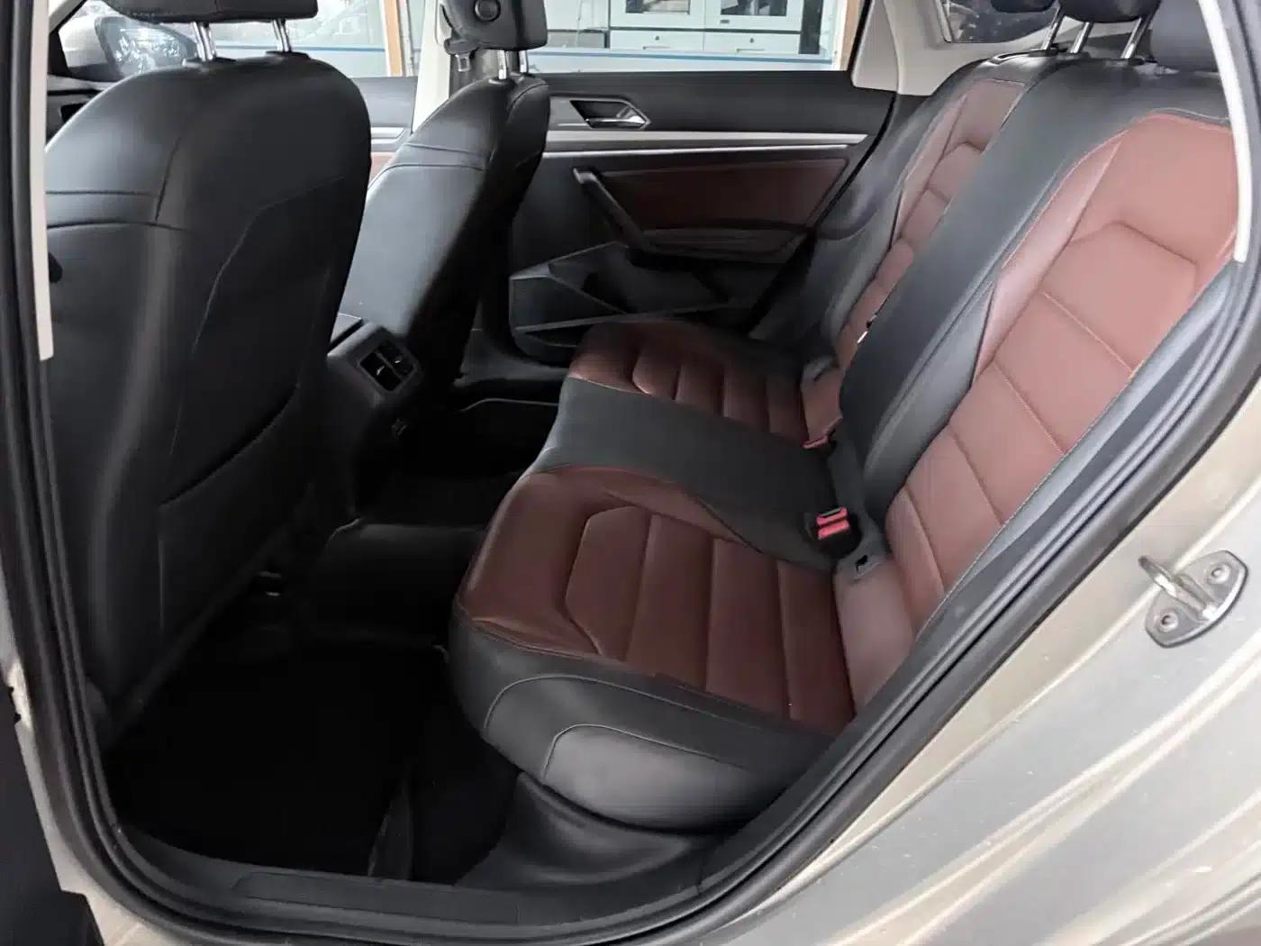 2021 Volkswagen Lavida 280TSI DSG Luxury Edition — миниатюра 4