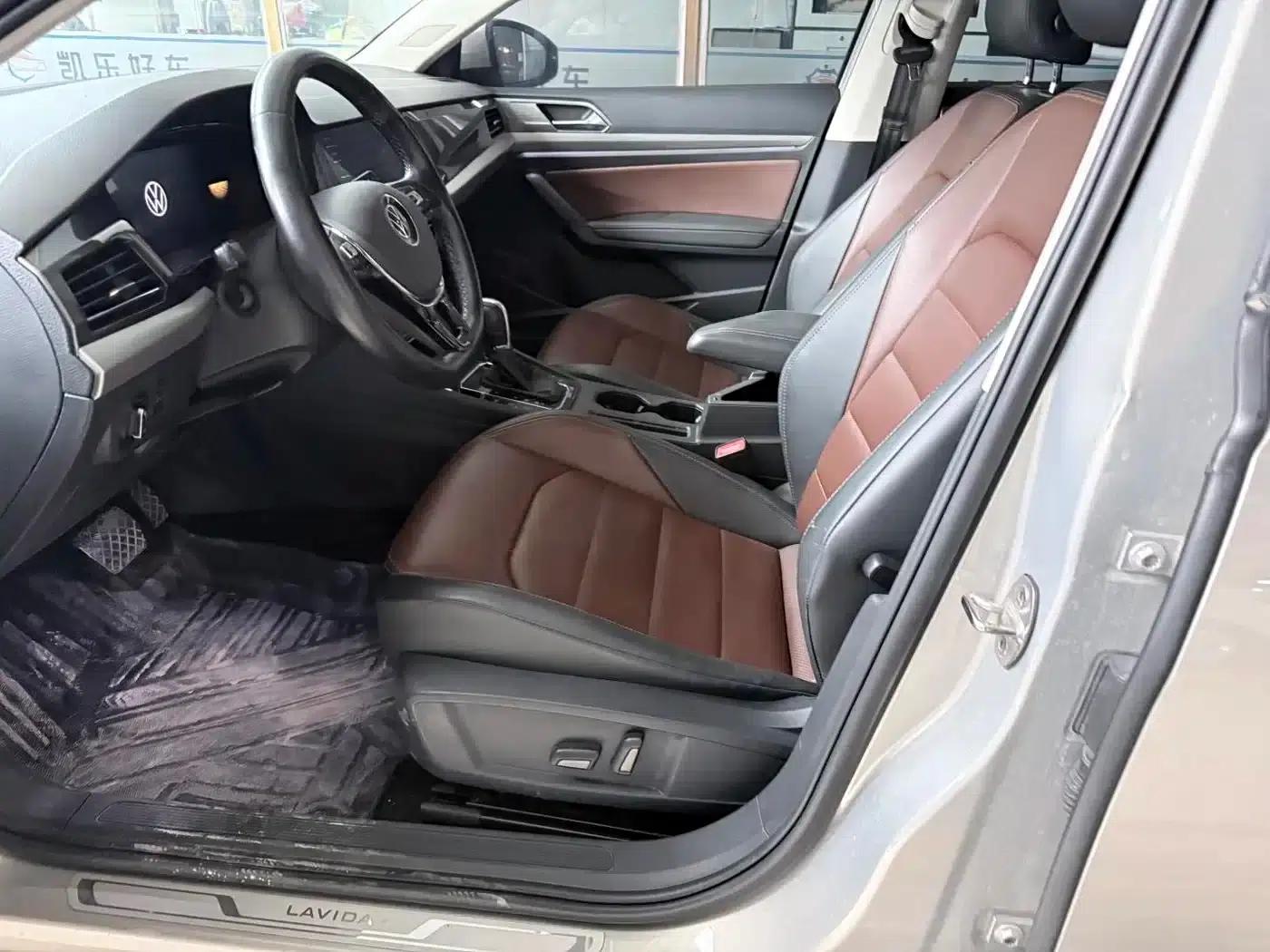 2021 Volkswagen Lavida 280TSI DSG Luxury Edition — миниатюра 9