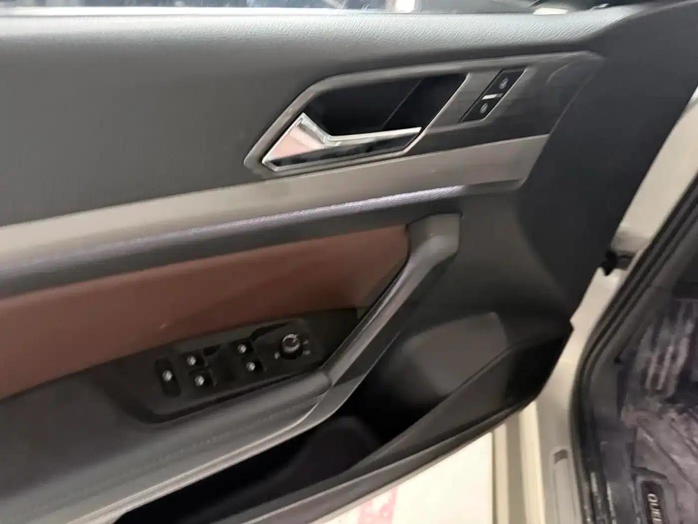 2021 Volkswagen Lavida 280TSI DSG Luxury Edition — миниатюра 10