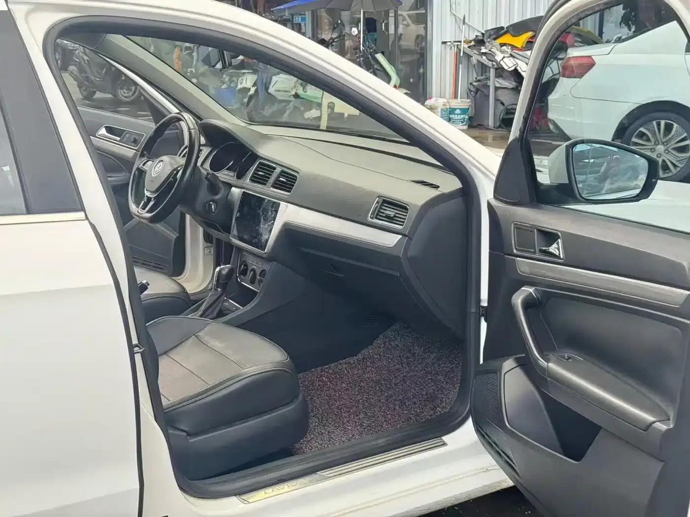 2015 Volkswagen Lavida 230TSI DSG Comfort Edition — миниатюра 8
