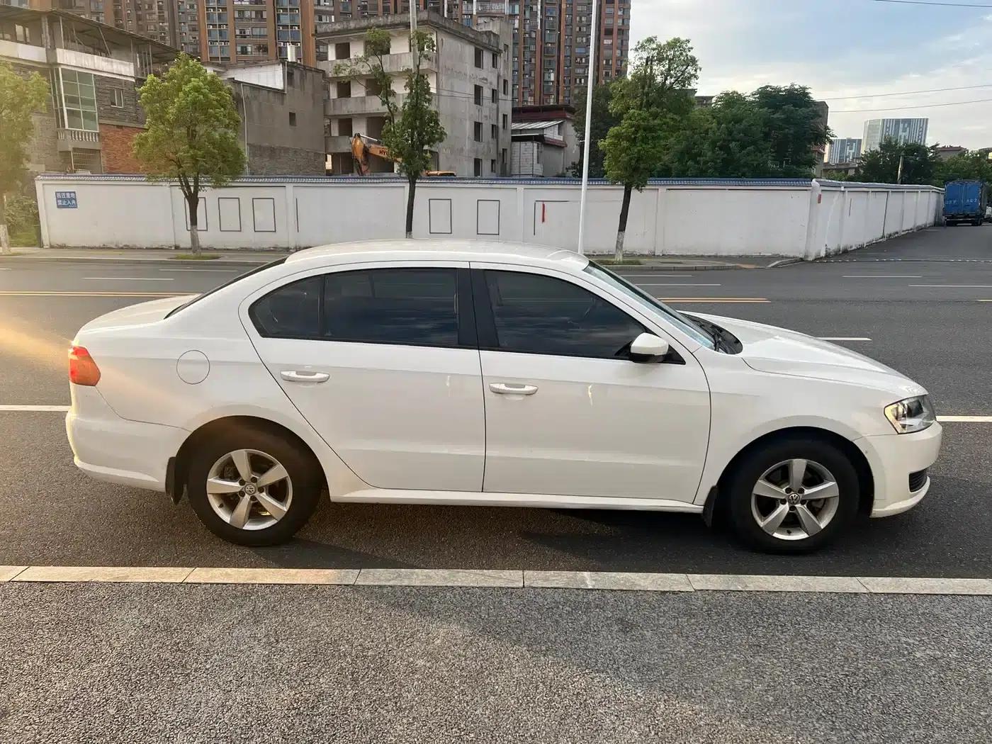 2013 Volkswagen Lavida Classic Facelift 1.6L Manual Fashion Edition — миниатюра 13