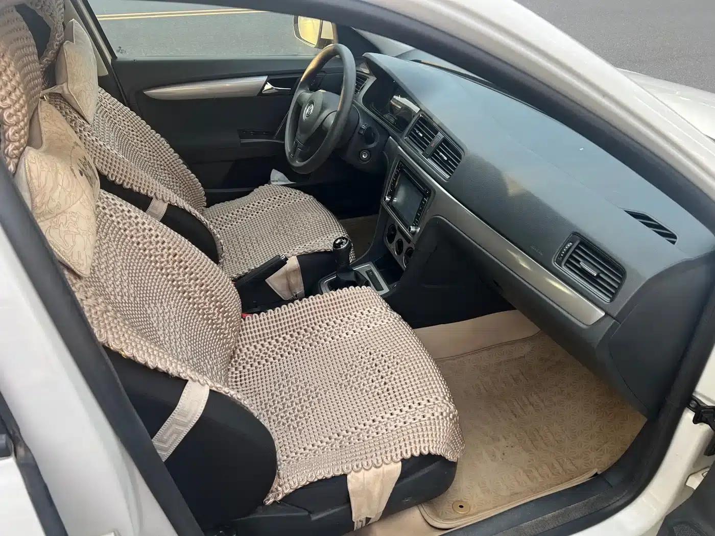 2013 Volkswagen Lavida Classic Facelift 1.6L Manual Fashion Edition — миниатюра 5
