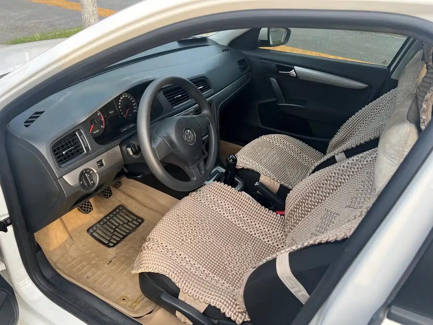 2013 Volkswagen Lavida Classic Facelift 1.6L Manual Fashion Edition — миниатюра 10