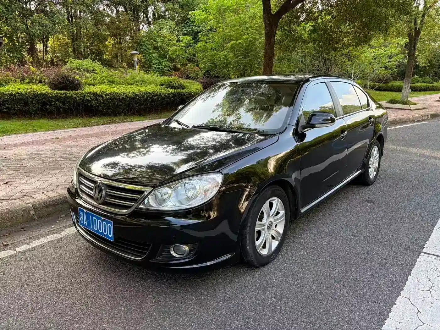 2011 Volkswagen Lavida 1.6L Automatic Premium Edition — миниатюра 1