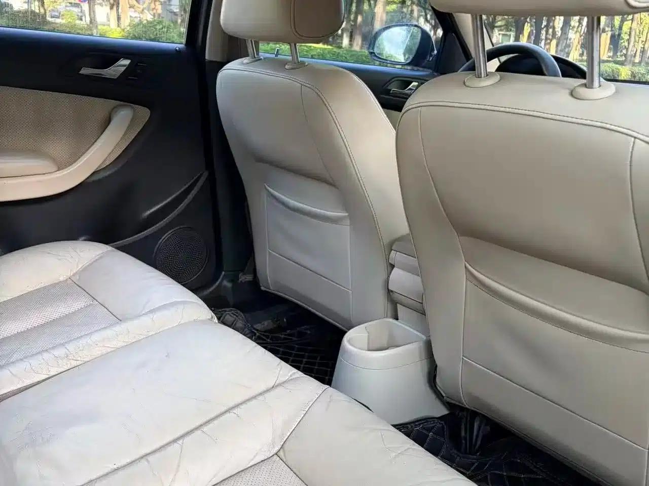 2011 Volkswagen Lavida 1.6L Automatic Premium Edition — миниатюра 3