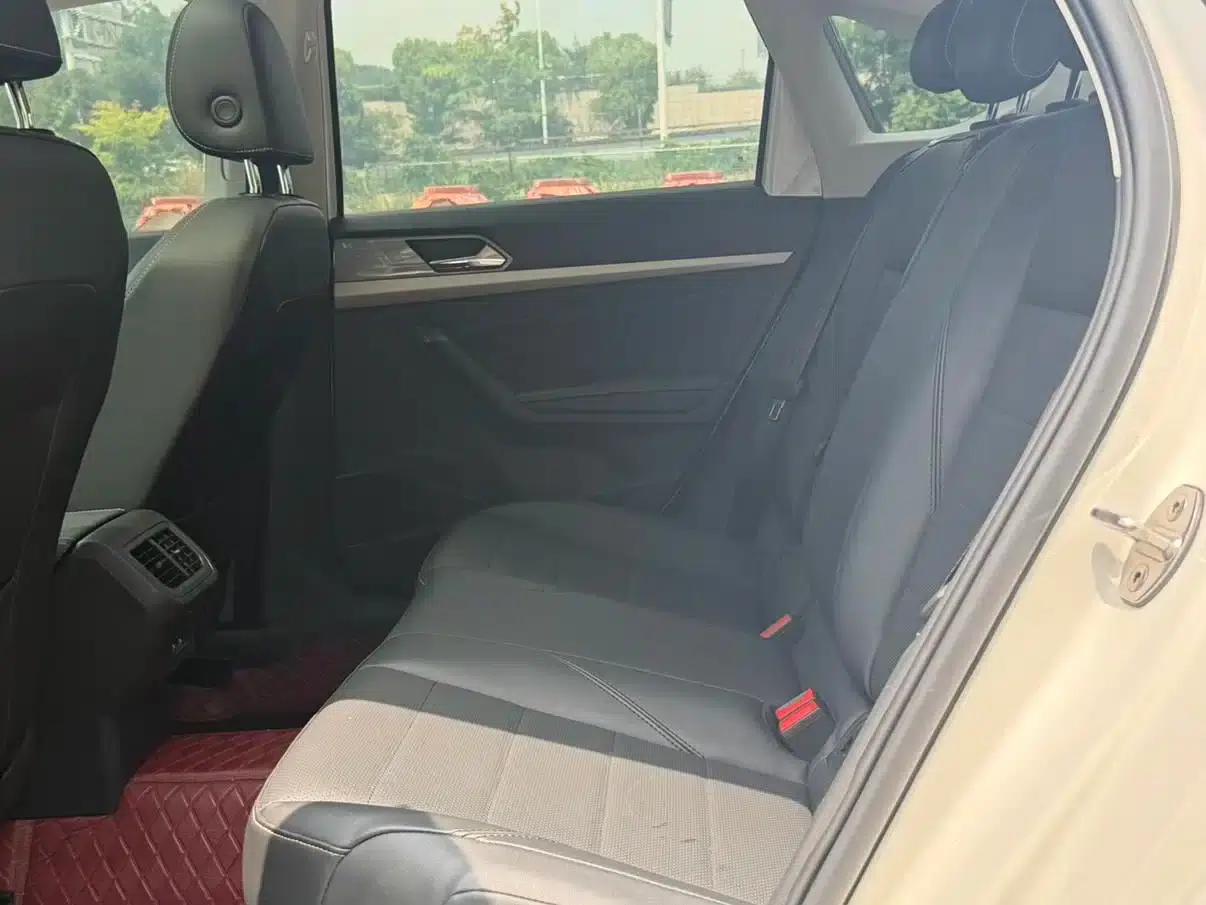 2019 Volkswagen Lavida 1.5L Automatic Comfort Edition (China VI Emission Standard) — миниатюра 11