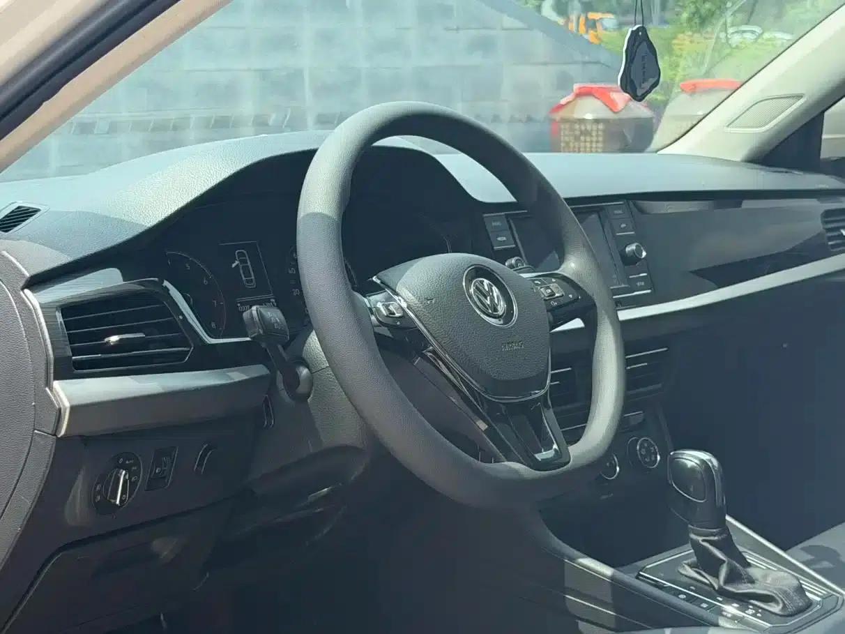 2019 Volkswagen Lavida 1.5L Automatic Comfort Edition (China VI Emission Standard) — миниатюра 12