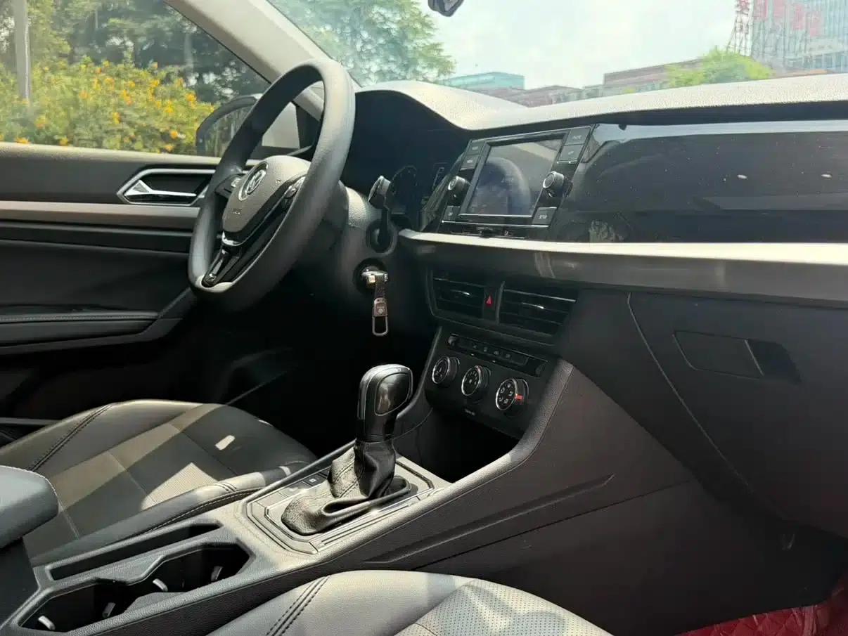 2019 Volkswagen Lavida 1.5L Automatic Comfort Edition (China VI Emission Standard) — миниатюра 14