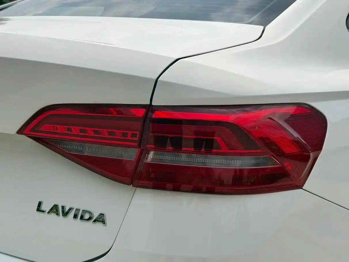 2019 Volkswagen Lavida 1.5L Automatic Comfort Edition (China VI Emission Standard) — миниатюра 16