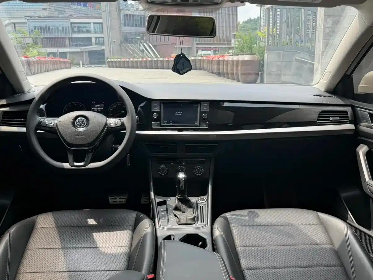 2019 Volkswagen Lavida 1.5L Automatic Comfort Edition (China VI Emission Standard) — миниатюра 17