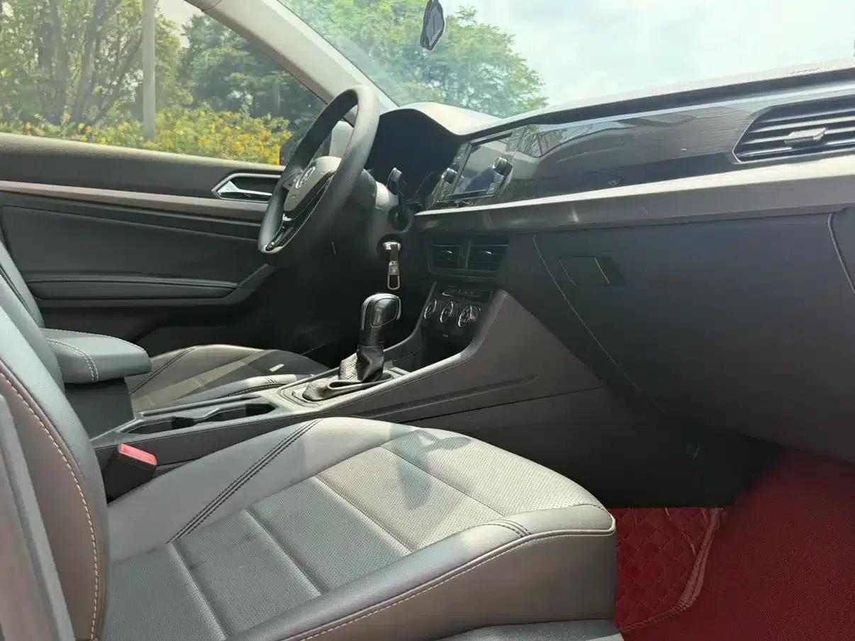 2019 Volkswagen Lavida 1.5L Automatic Comfort Edition (China VI Emission Standard) — миниатюра 18