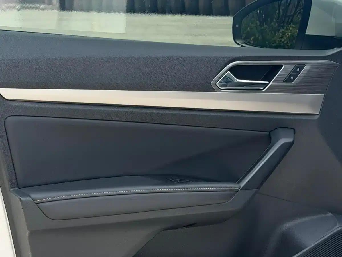 2019 Volkswagen Lavida 1.5L Automatic Comfort Edition (China VI Emission Standard) — миниатюра 19