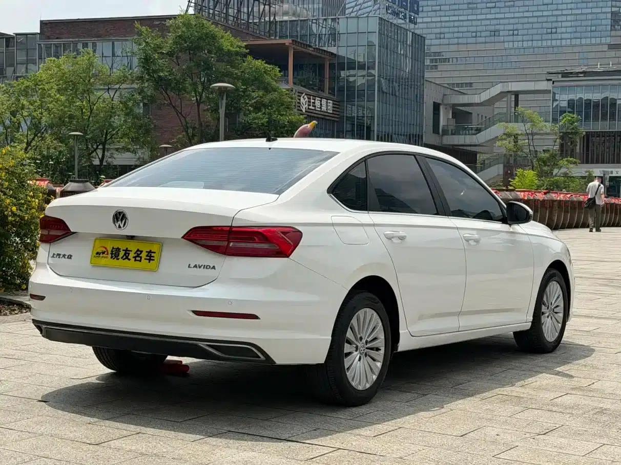 2019 Volkswagen Lavida 1.5L Automatic Comfort Edition (China VI Emission Standard) — миниатюра 6