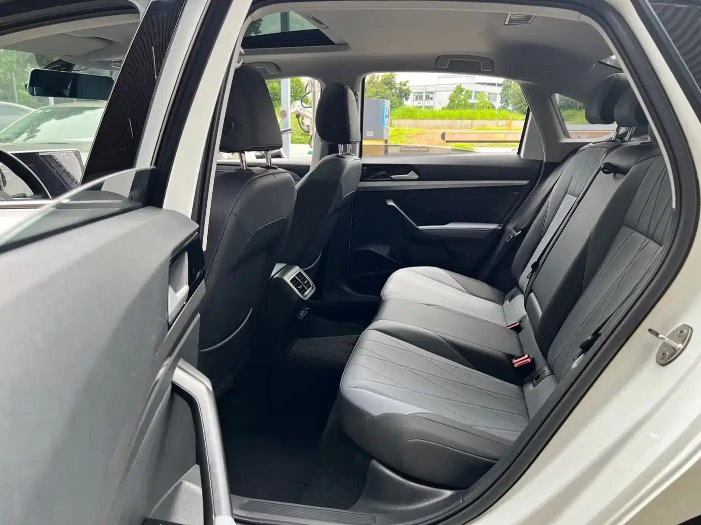 2023 Volkswagen Lavida 1.5L Automatic Starry Sky Five Million Edition — миниатюра 5