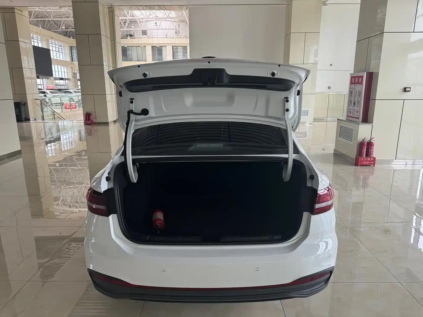 2024 Volkswagen Lavida 1.5L Automatic Comfort Edition — миниатюра 14