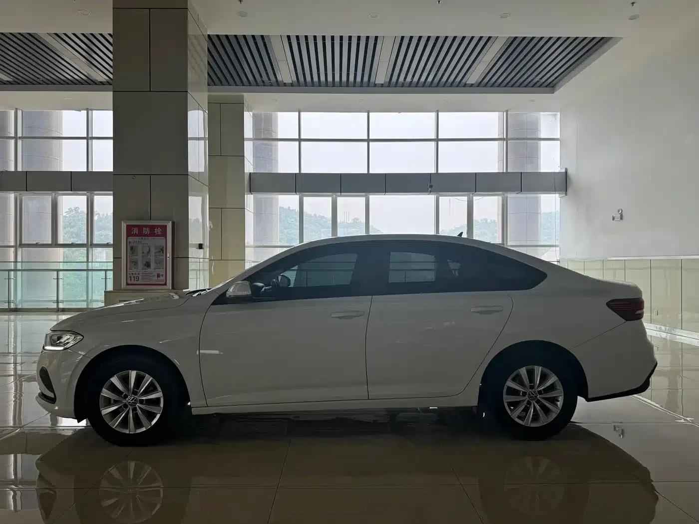 2024 Volkswagen Lavida 1.5L Automatic Comfort Edition — миниатюра 4