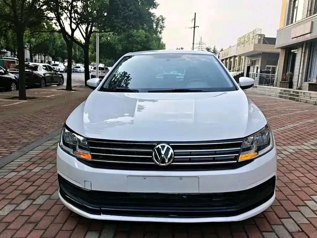 2017 Volkswagen Lavida 1.6L Automatic Fashion Edition — миниатюра 2
