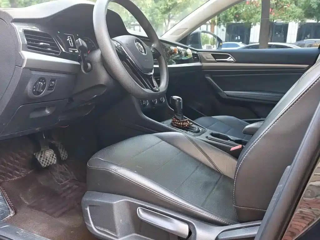 2019 Volkswagen Lavida 1.5L Automatic Comfort Edition (China VI Emission Standard) — миниатюра 3