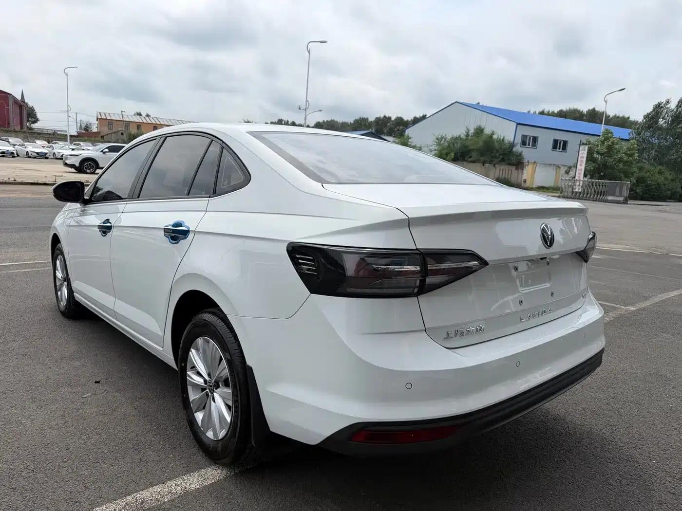 2025 Volkswagen Lavida New Elite 1.5L New Elite Edition — миниатюра 13