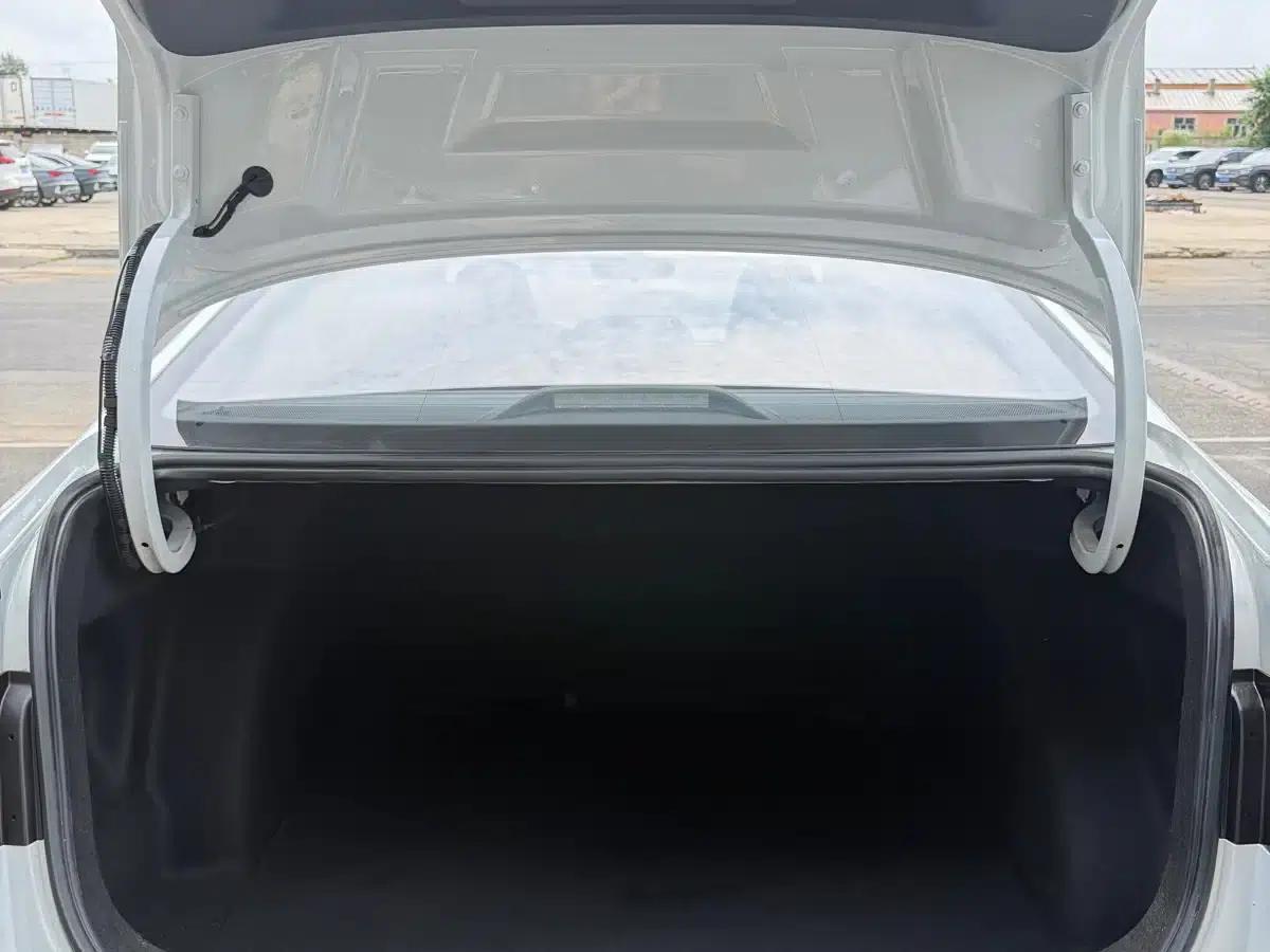 2025 Volkswagen Lavida New Elite 1.5L New Elite Edition — миниатюра 16