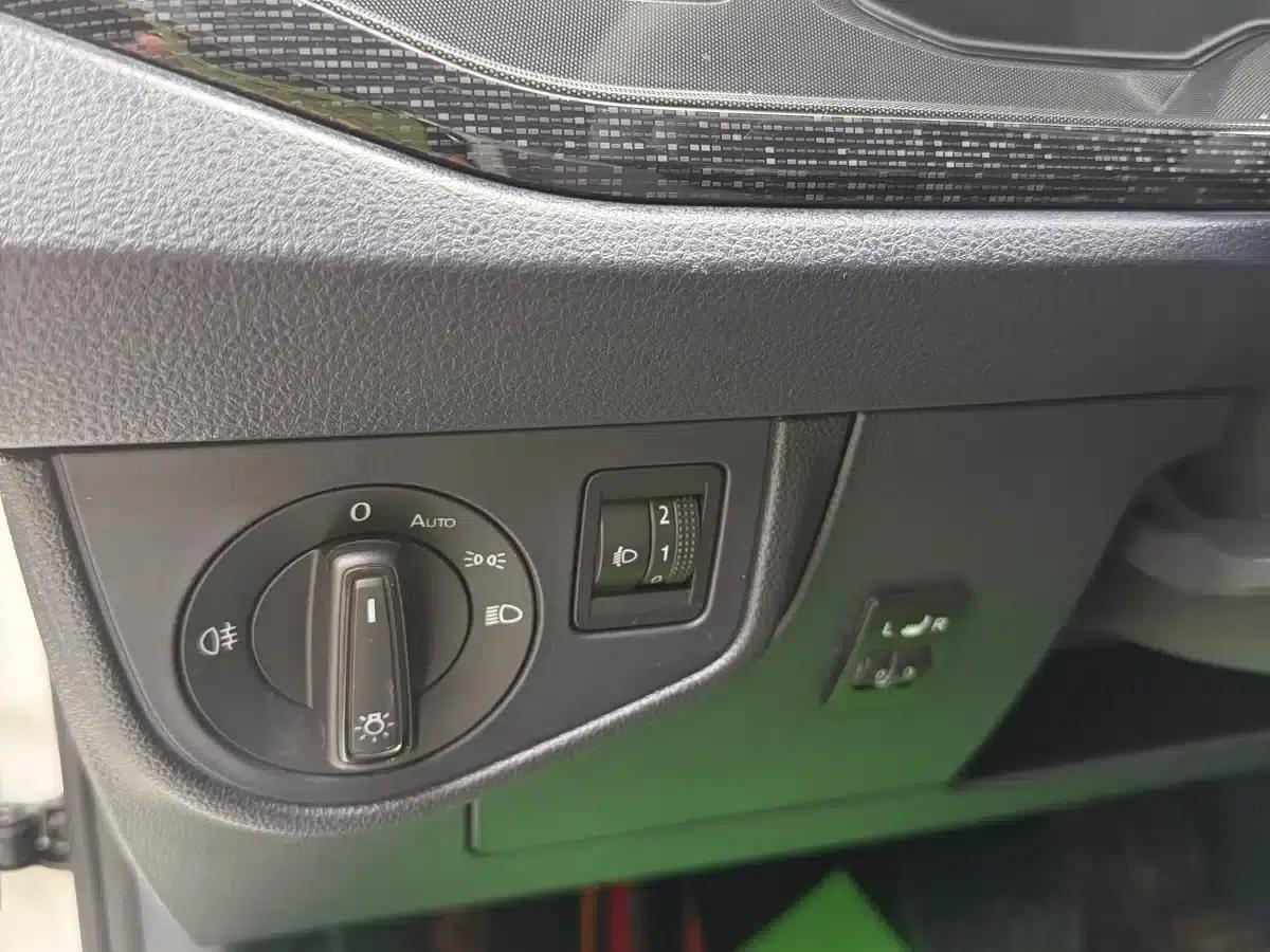 2025 Volkswagen Lavida New Elite 1.5L New Elite Edition — миниатюра 8