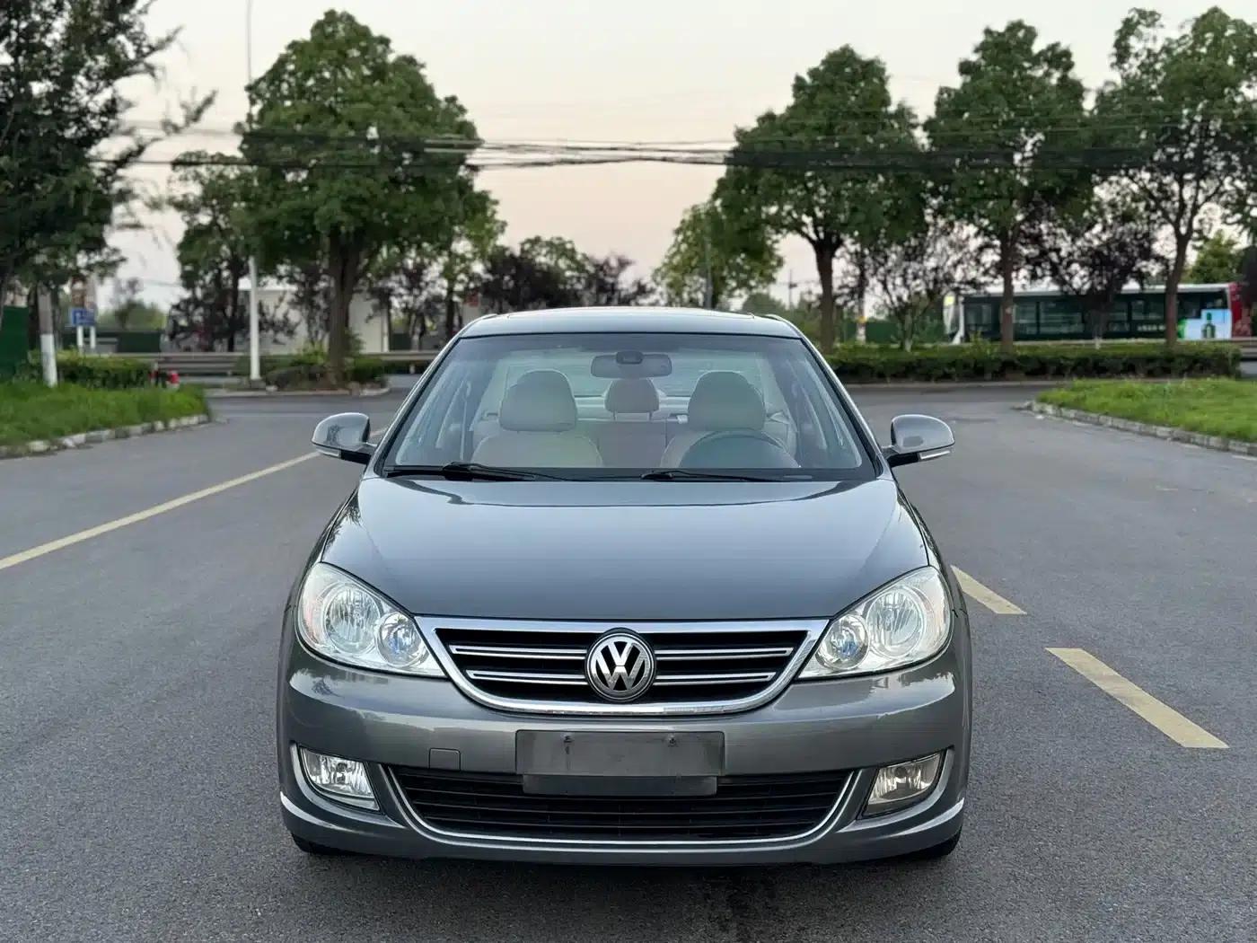 2011 Volkswagen Lavida 1.6L Automatic Premium Edition — миниатюра 2