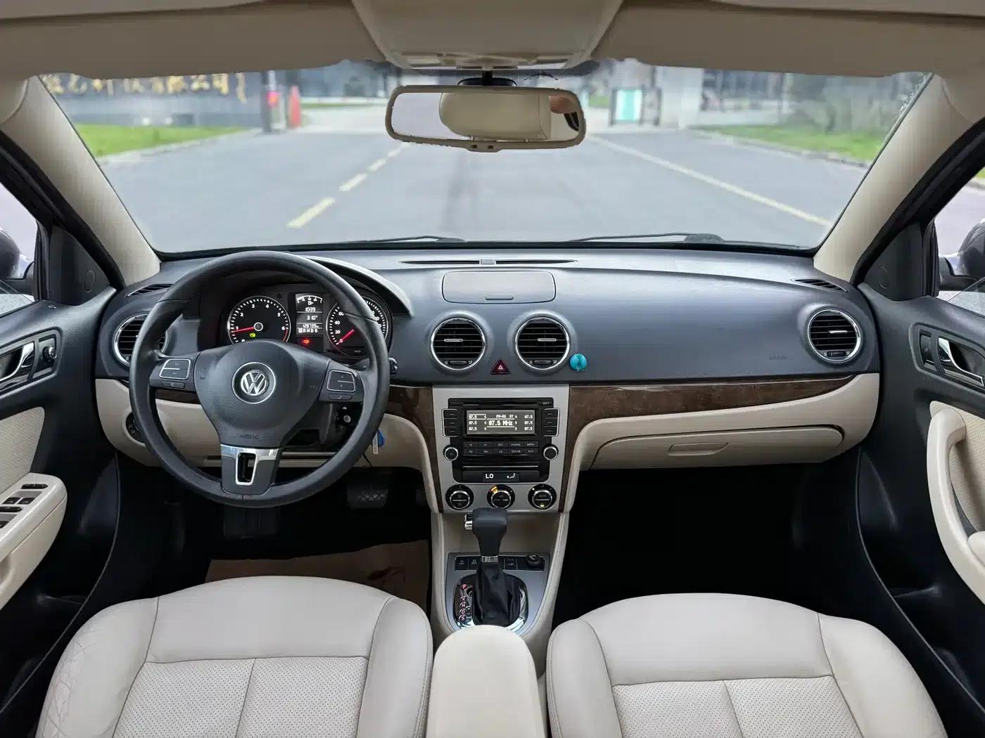 2011 Volkswagen Lavida 1.6L Automatic Premium Edition — миниатюра 7