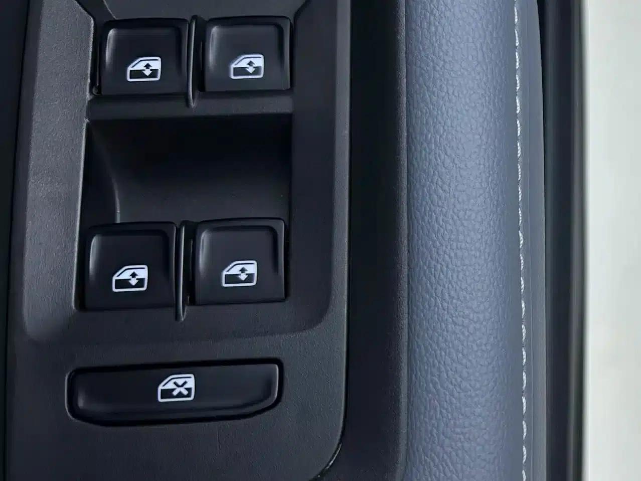 2023 Volkswagen Lavida 1.5L Automatic Starry Sky Five Million Edition — миниатюра 17