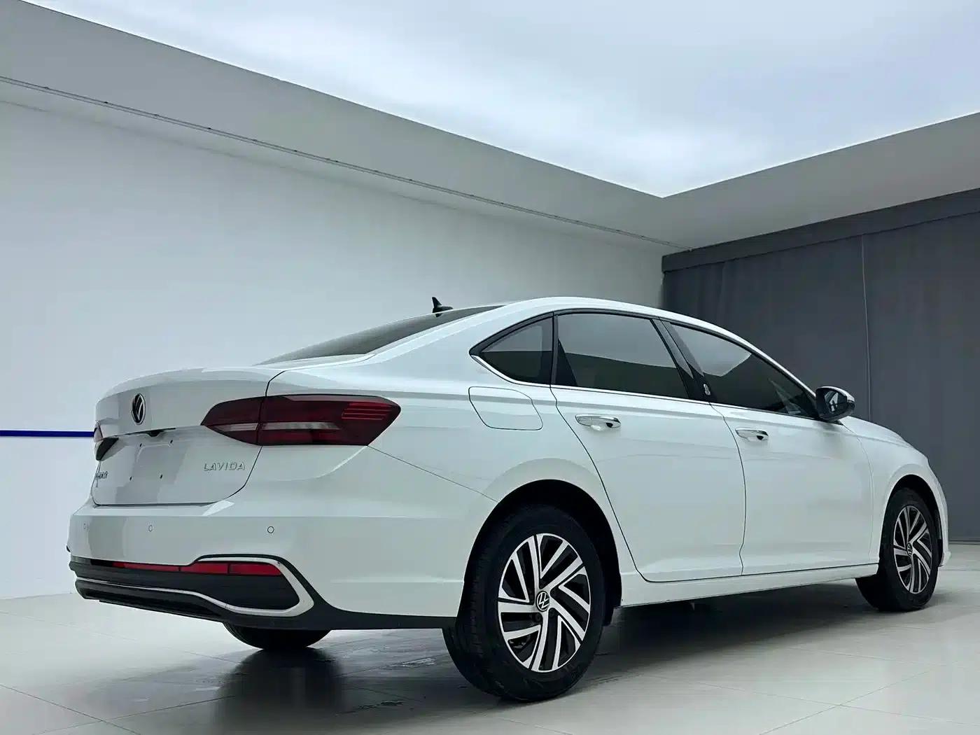 2023 Volkswagen Lavida 1.5L Automatic Starry Sky Five Million Edition — миниатюра 6