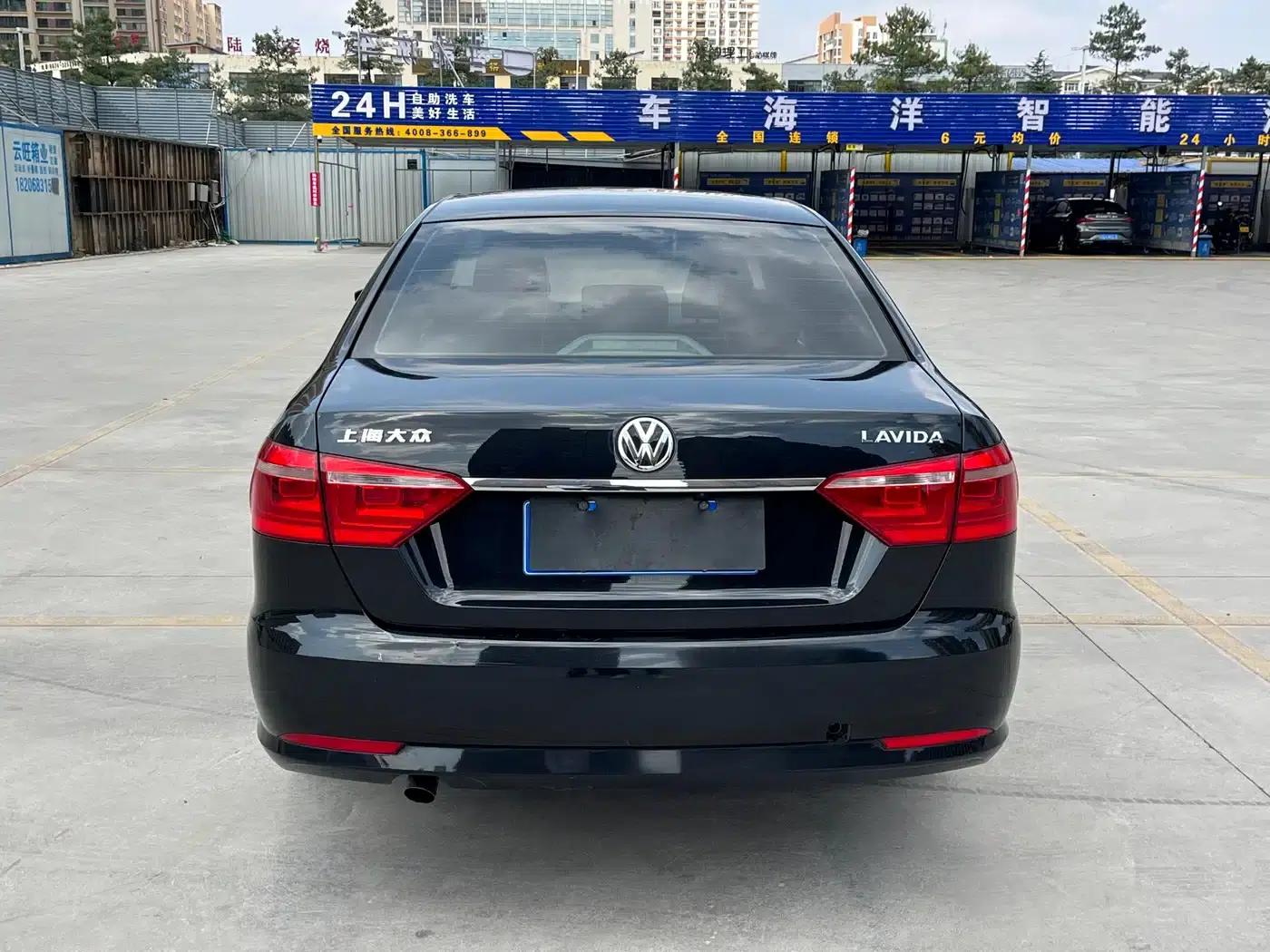 2013 Volkswagen Lavida Classic Facelift 1.6L Manual Fashion Edition — миниатюра 8