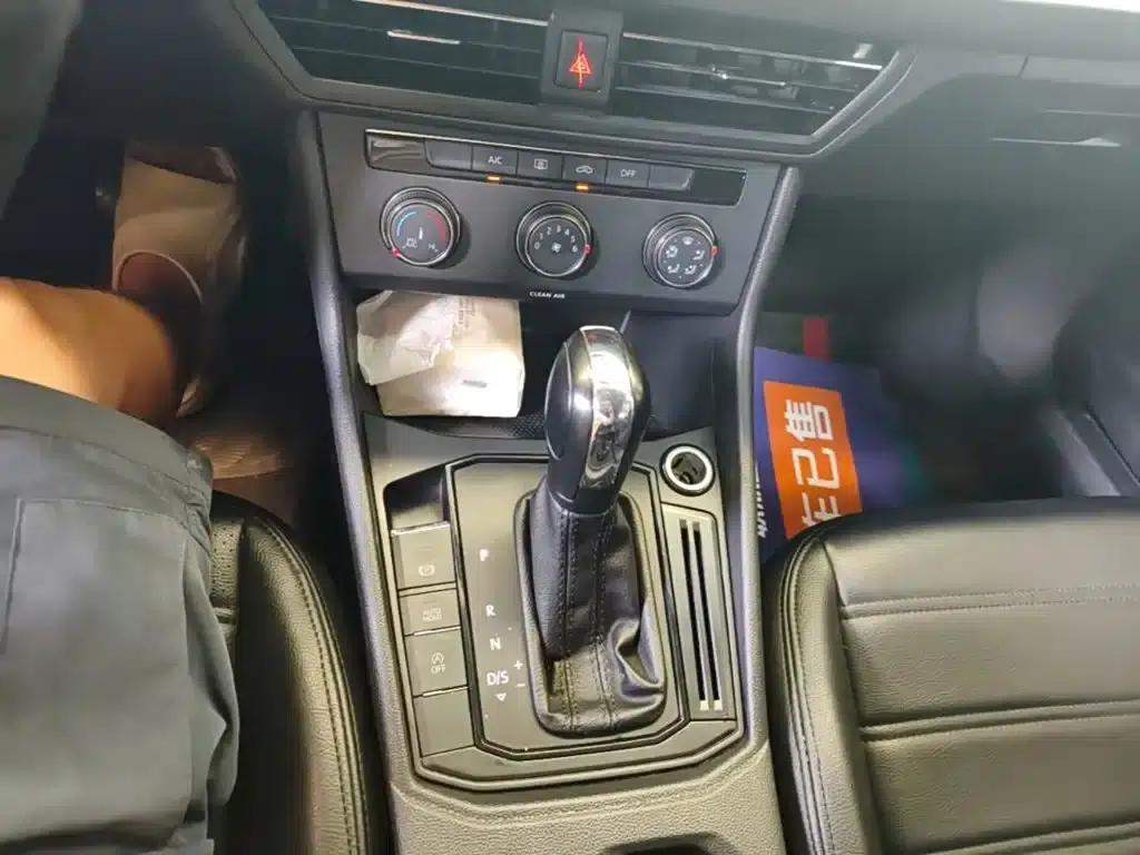 2022 Volkswagen Lavida 1.5L Automatic Fashion Edition — миниатюра 14