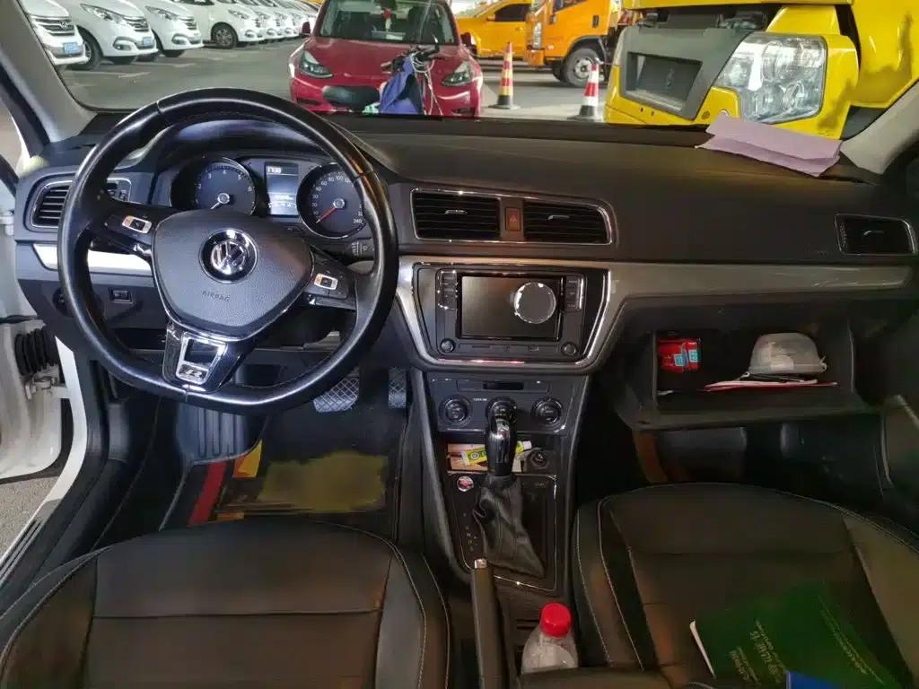 2017 Volkswagen Lavida 230TSI DSG Comfort Edition — миниатюра 13