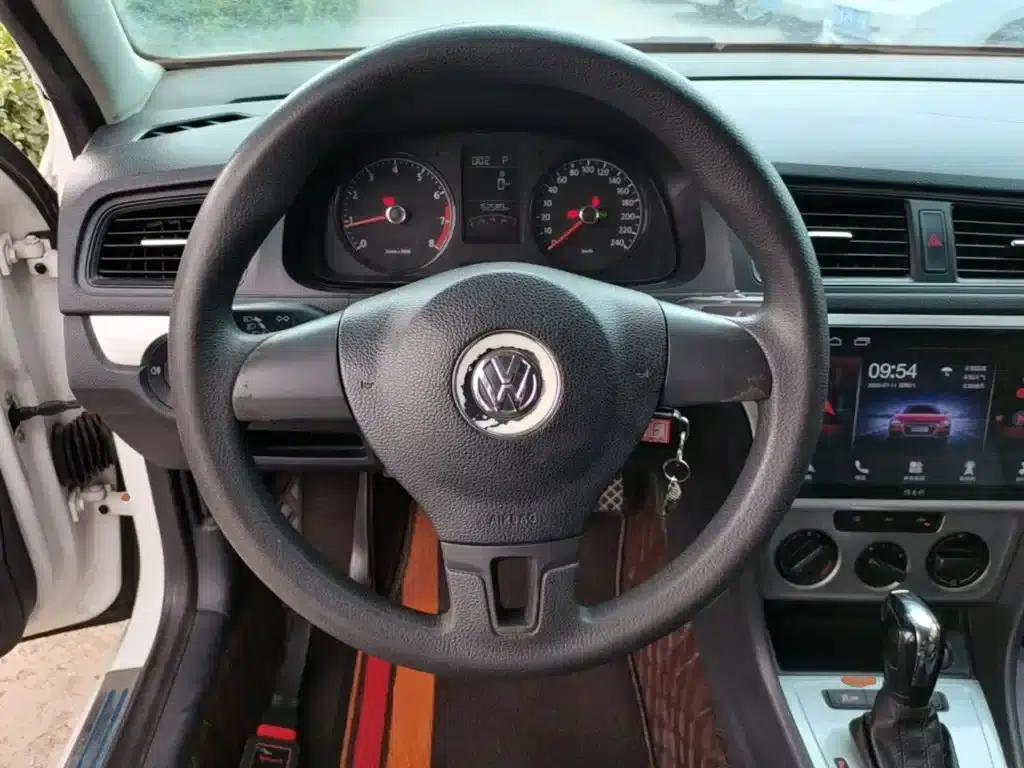 2015 Volkswagen Lavida 1.6L Automatic Fashion Edition — миниатюра 11