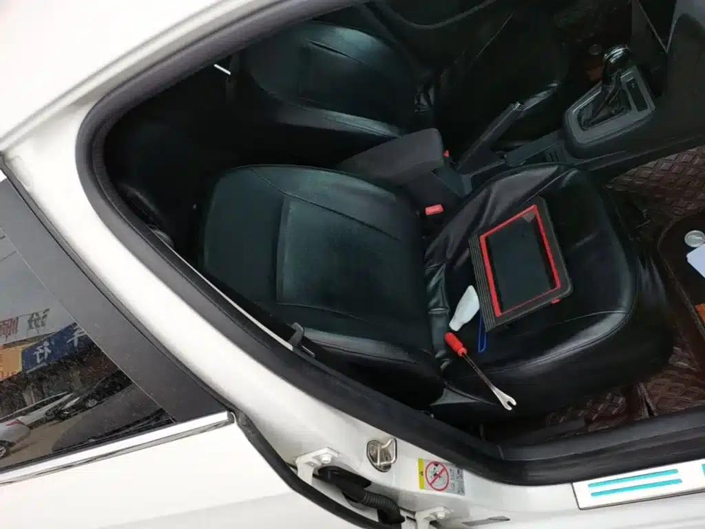 2015 Volkswagen Lavida 1.6L Automatic Fashion Edition — миниатюра 25