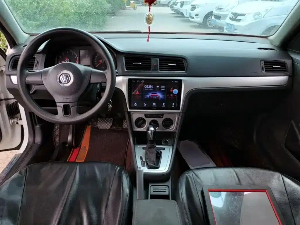 2015 Volkswagen Lavida 1.6L Automatic Fashion Edition — миниатюра 10