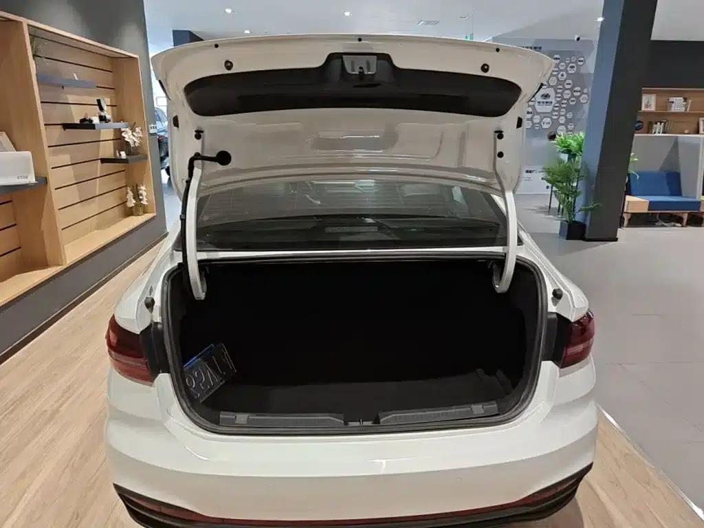 2024 Volkswagen Lavida 1.5L Automatic Comfort Edition — миниатюра 19