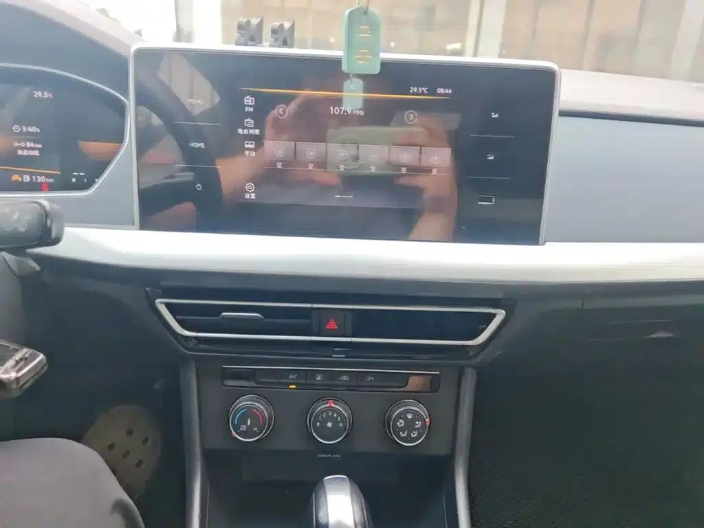 2023 Volkswagen Lavida Facelift 1.5L Automatic Comfort Edition — миниатюра 13
