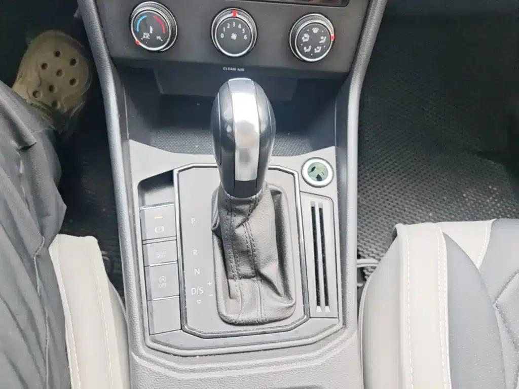 2023 Volkswagen Lavida Facelift 1.5L Automatic Comfort Edition — миниатюра 14
