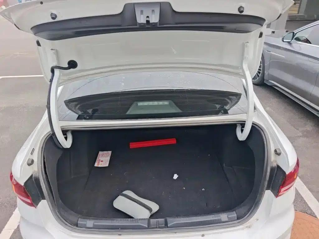 2023 Volkswagen Lavida Facelift 1.5L Automatic Comfort Edition — миниатюра 19