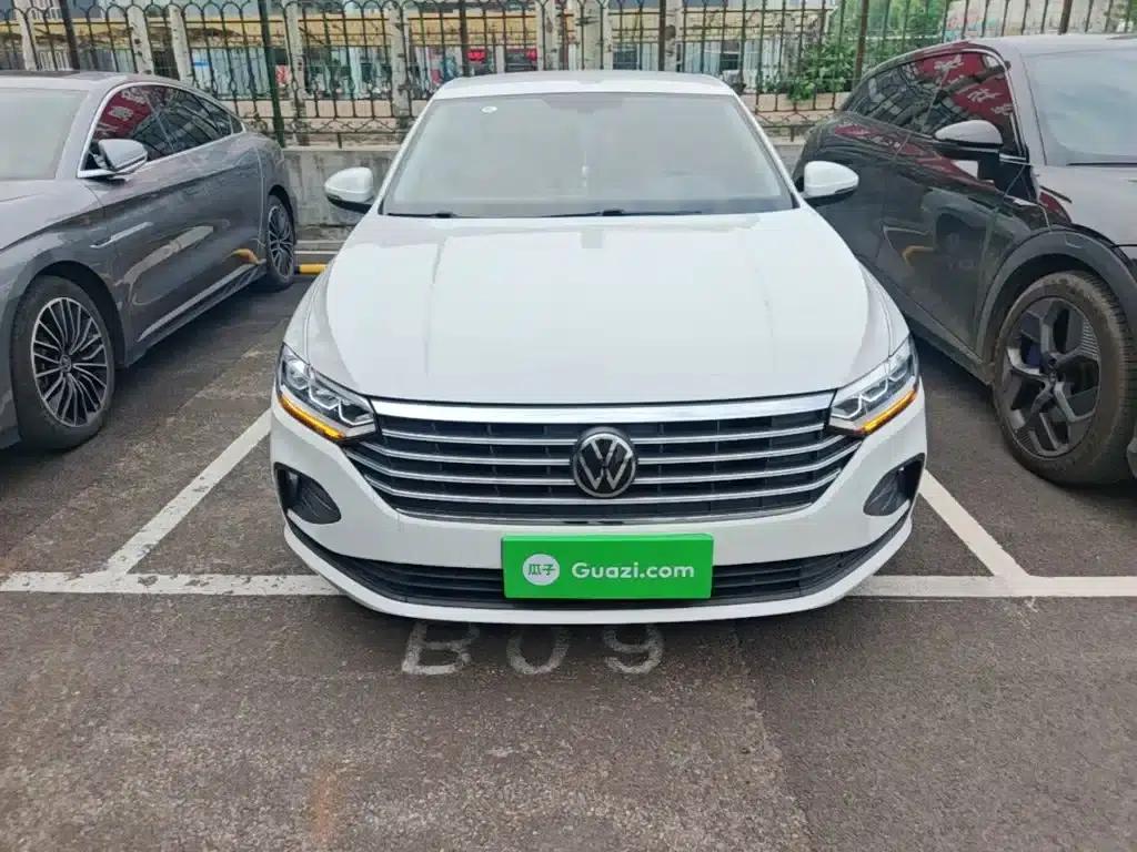 2023 Volkswagen Lavida Facelift 1.5L Automatic Comfort Edition — миниатюра 3